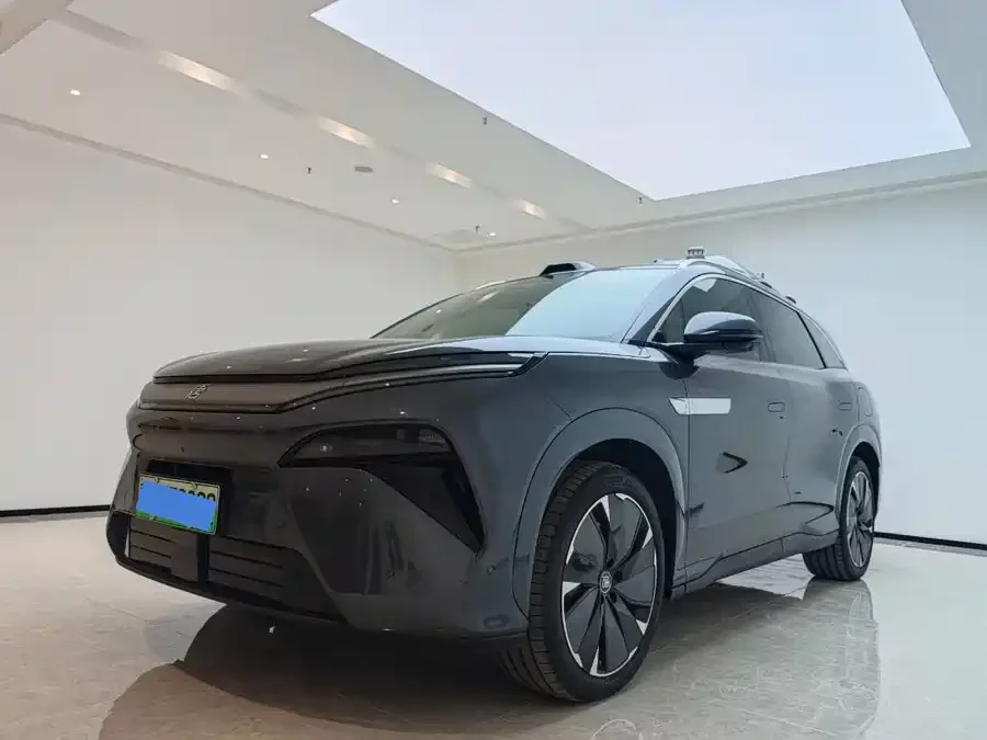 BYD Tang L