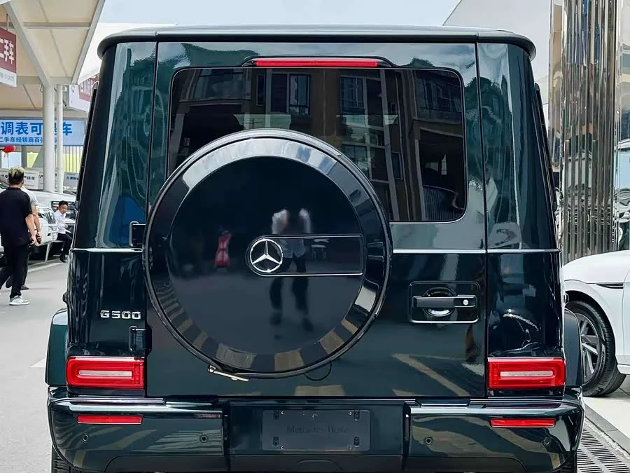Mercedes Benz G-rated