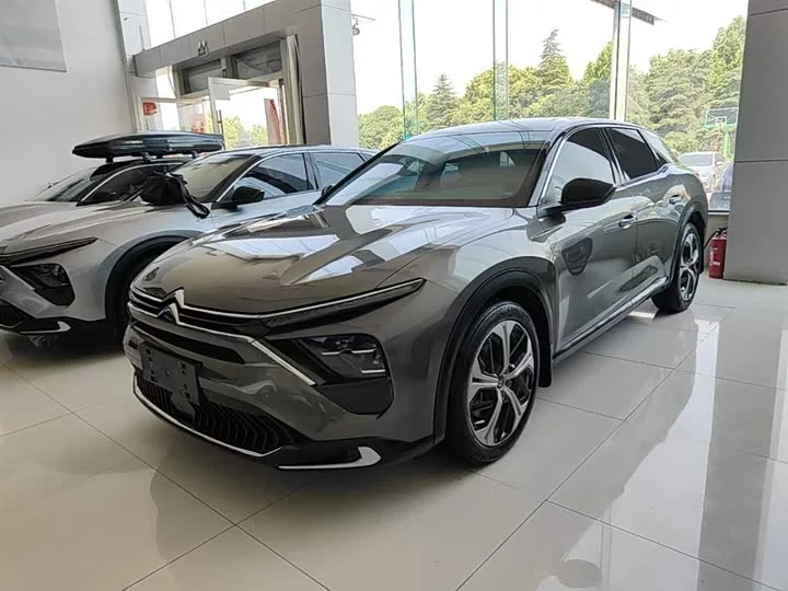 Citroën Versailles C5 X