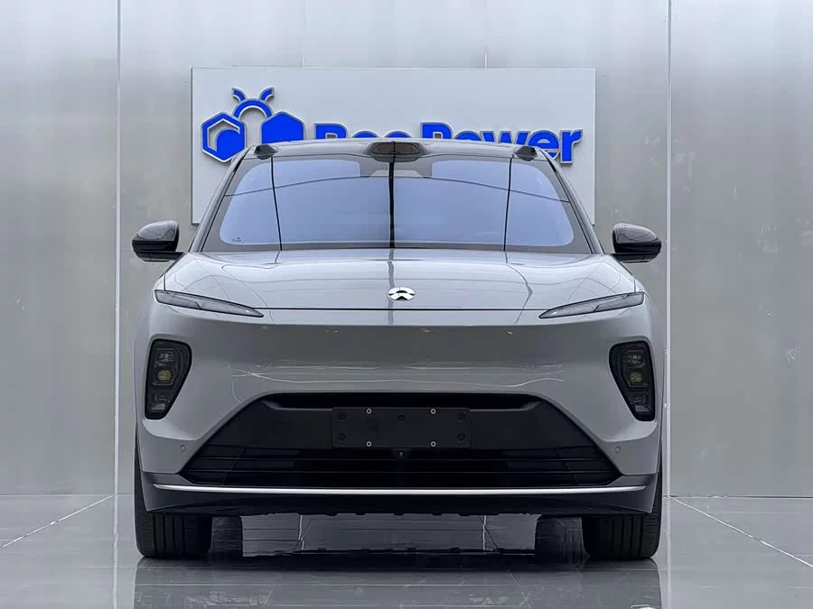 NIO ES8