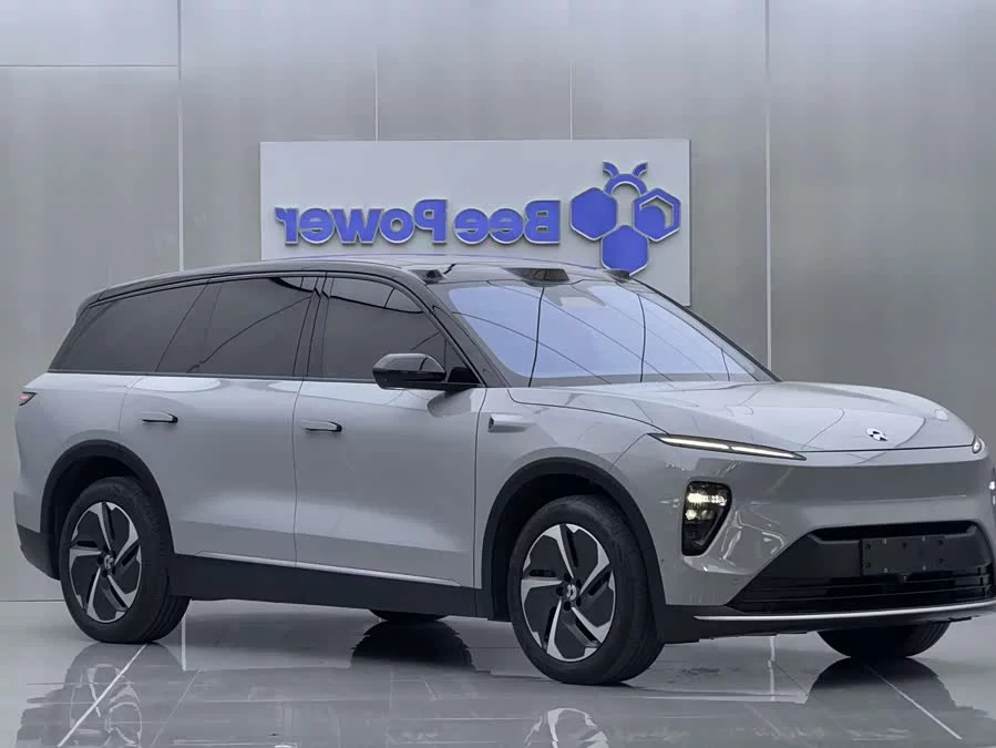 NIO ES8