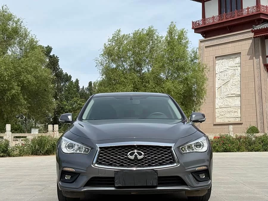 Infiniti Q50L