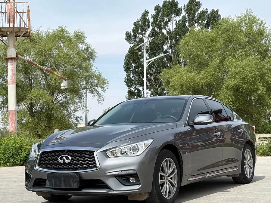 Infiniti Q50L