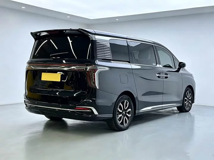 Hongqi HQ9