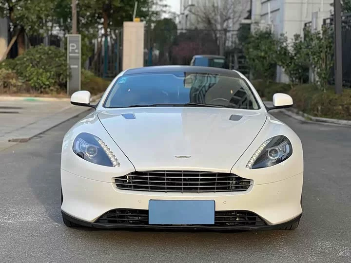 Aston Martin DB9