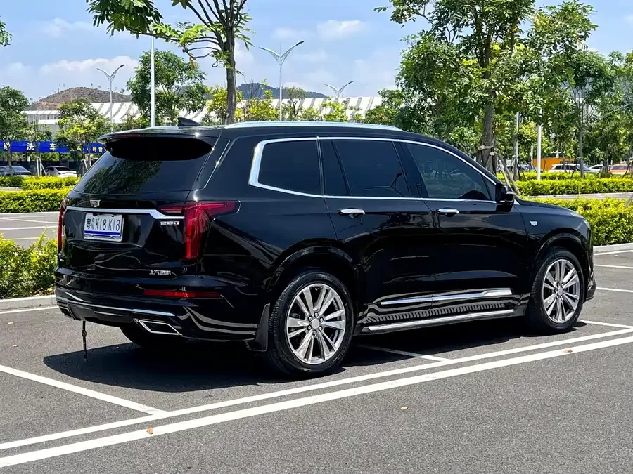 Cadillac XT6