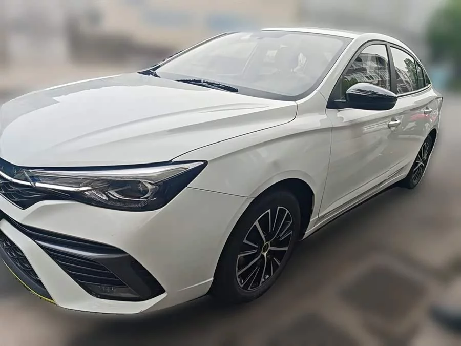 Roewe i5