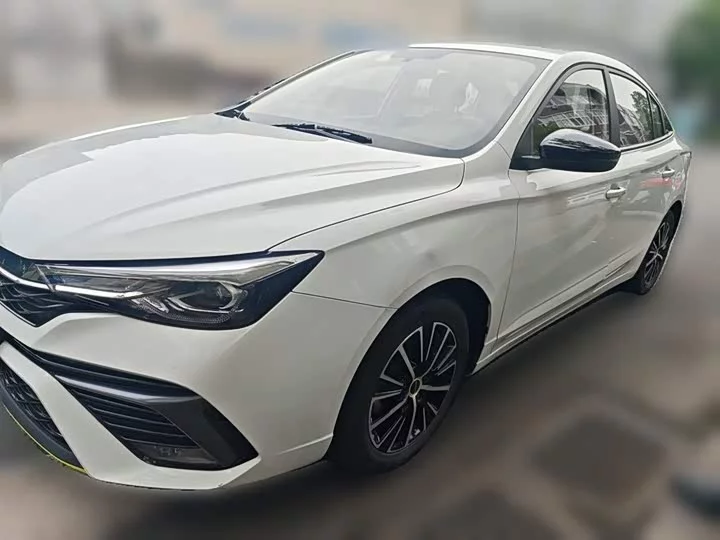 Roewe i5