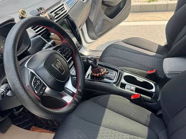 Roewe i5