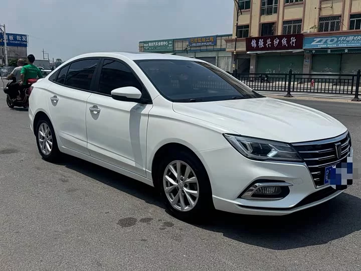 Roewe i5
