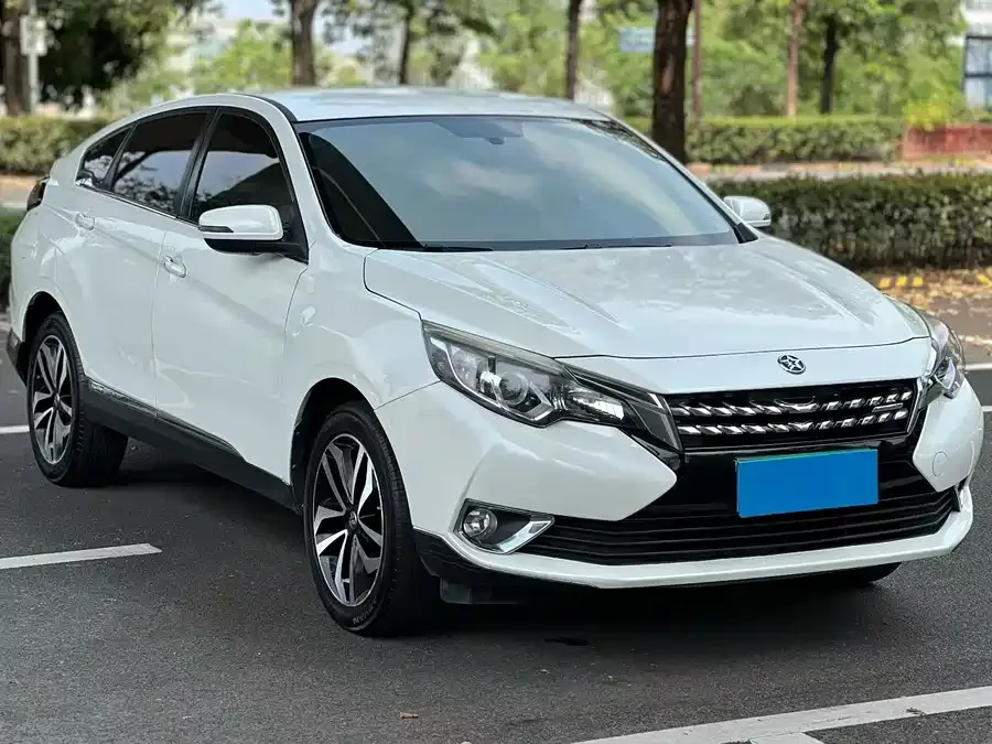 Venucia T90