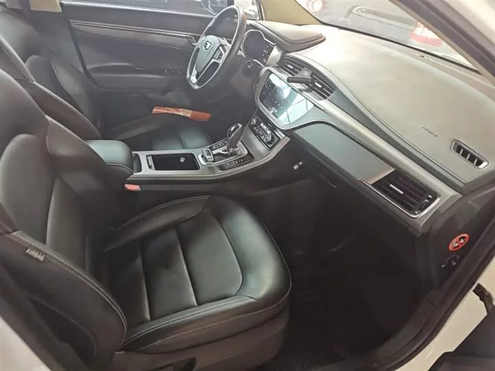 Geely Emgrand GS