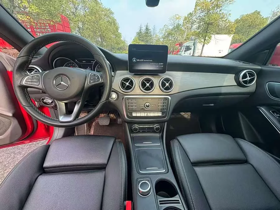 Mercedes-Benz CLA