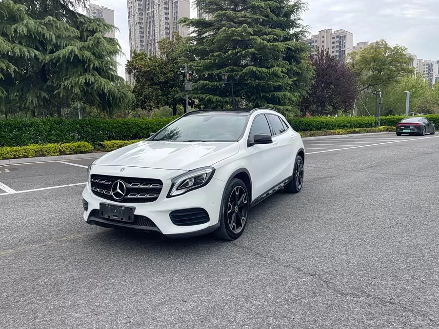 Mercedes Benz GLA