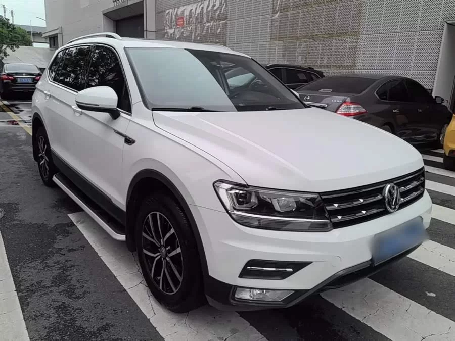 Volkswagen Tiguan L