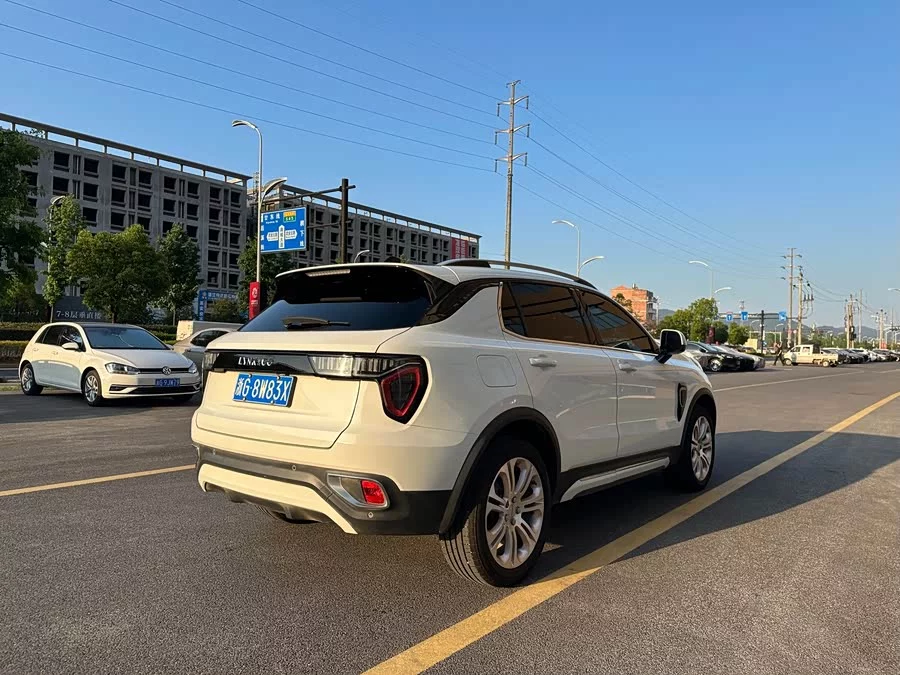 Lynk & Co 01