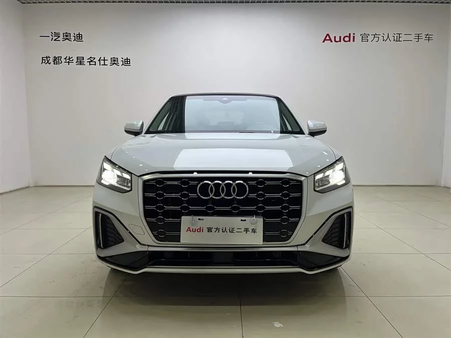 Audi Q2L