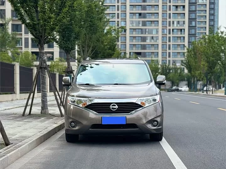 Nissan nobleman
