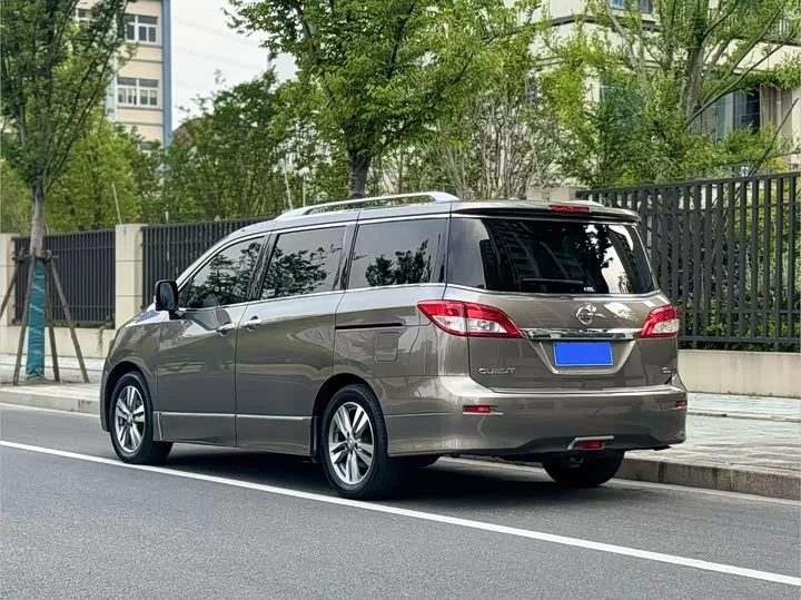 Nissan nobleman