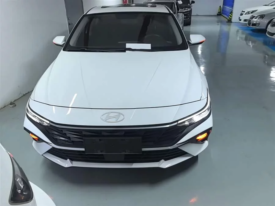 Hyundai Elantra