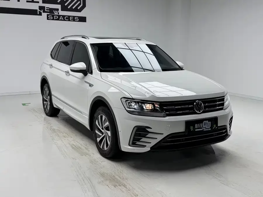 Volkswagen Tiguan L plug-in hybrid