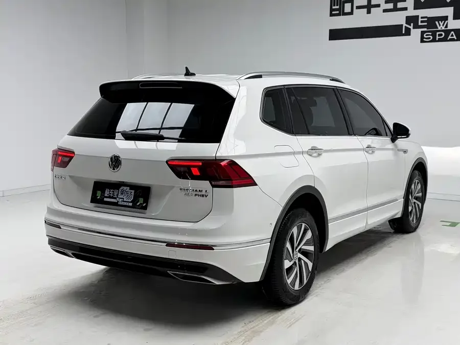 Volkswagen Tiguan L plug-in hybrid