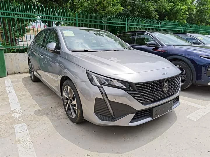 Peugeot 408