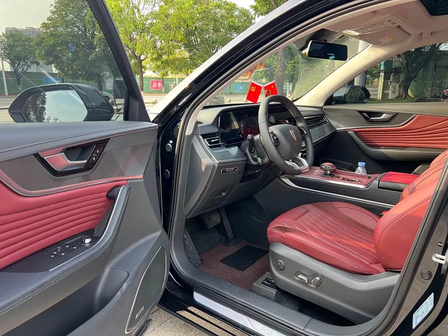 Hongqi HS5