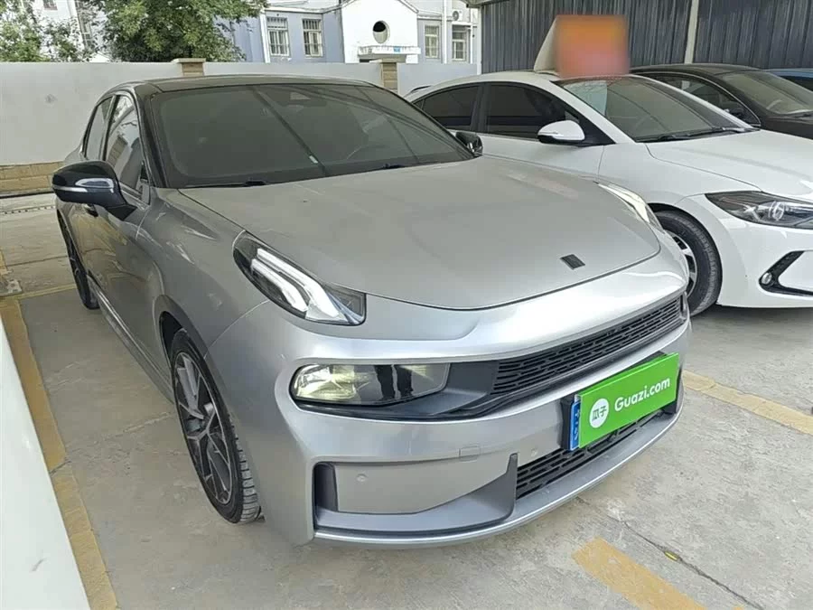 Lynk & Co 03