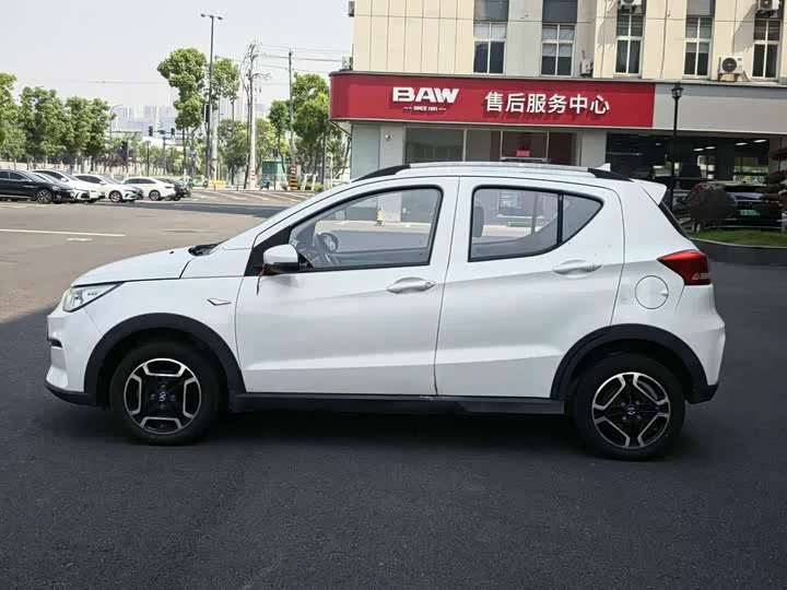 BAIC EC3