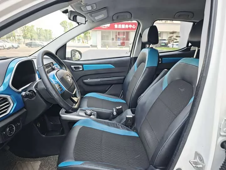 BAIC EC3