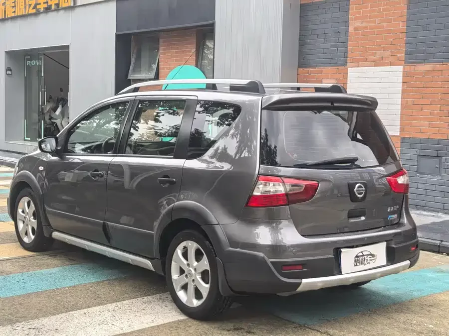 Nissan Livina