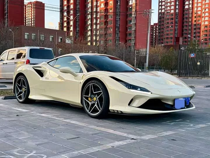 ferrari F8