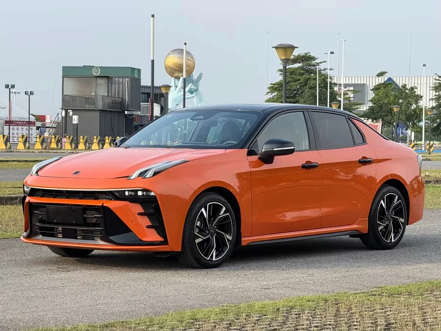Lynk & Co 03
