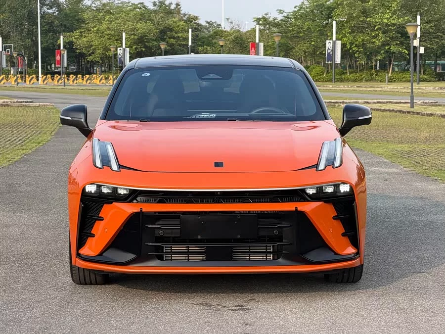 Lynk & Co 03