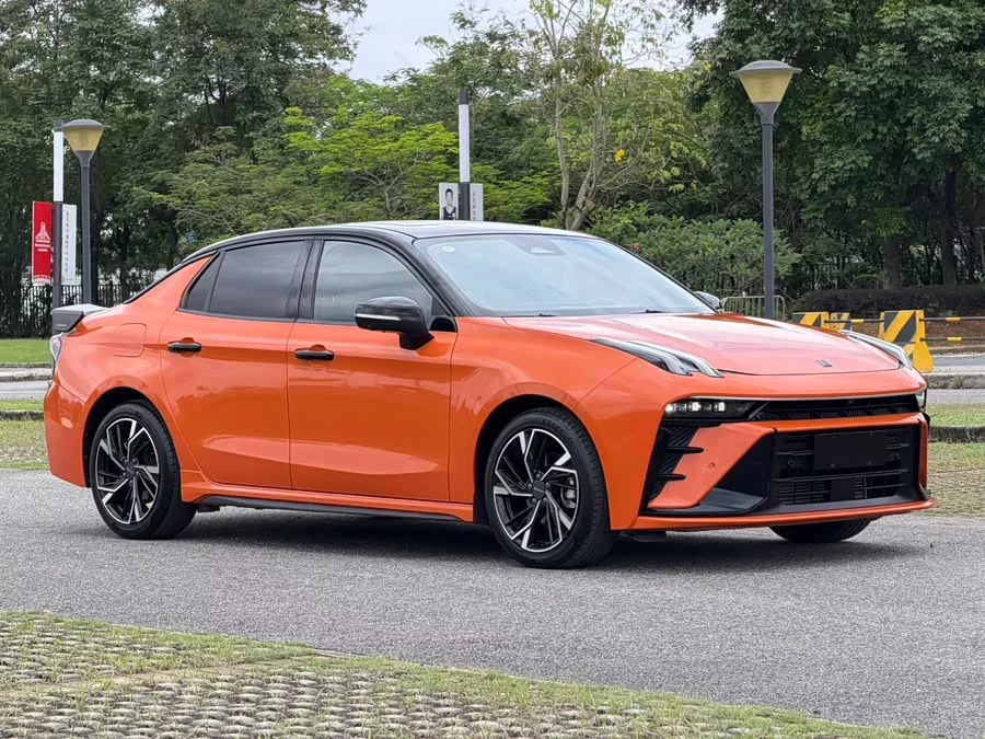 Lynk & Co 03
