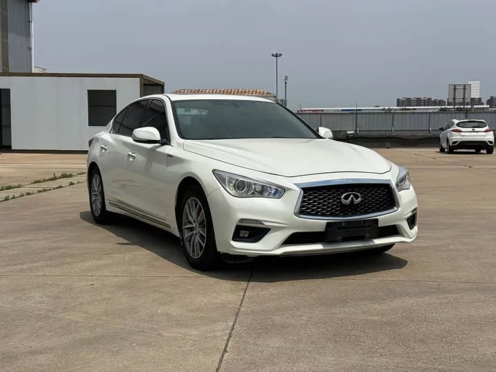 Infiniti Q50L