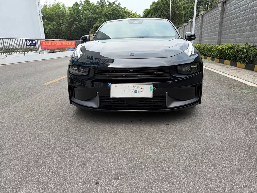 Lynk & Co 03