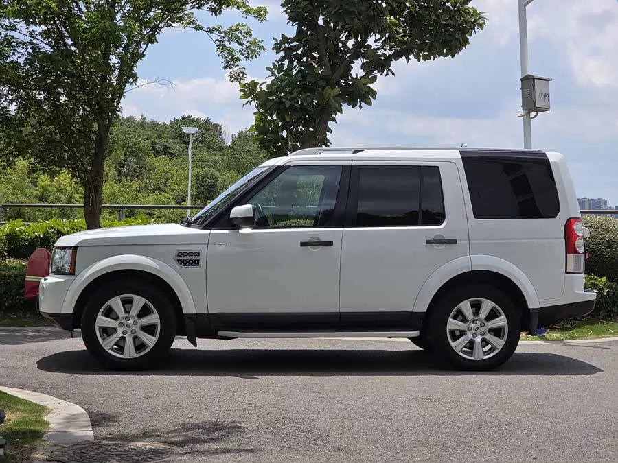 Land Rover finds