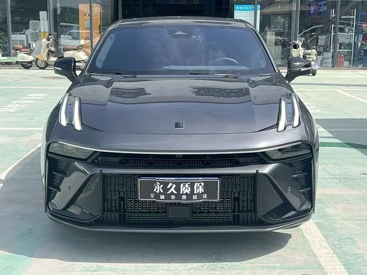Lynk & Co 03
