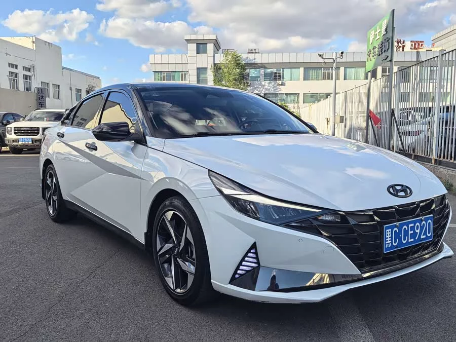 Hyundai Elantra