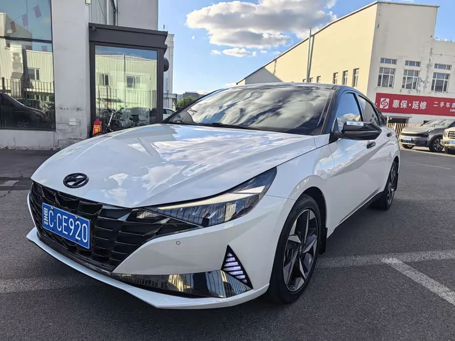 Hyundai Elantra