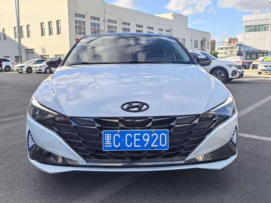 Hyundai Elantra