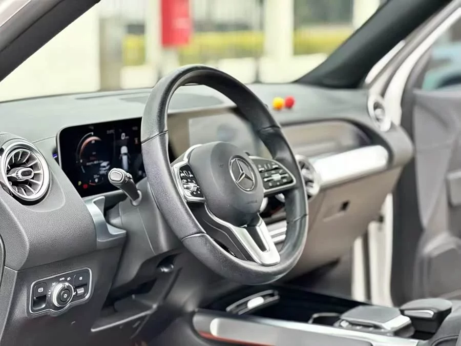 Mercedes Benz GLB