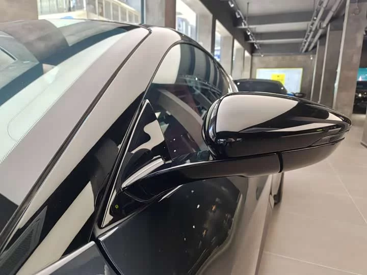 Lotus EMIRA