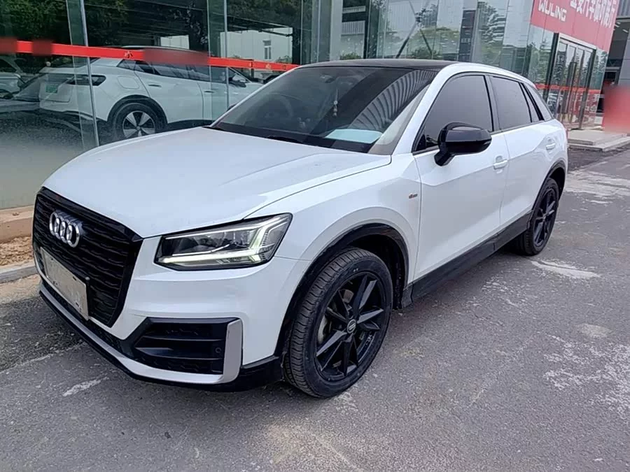 Audi Q2L