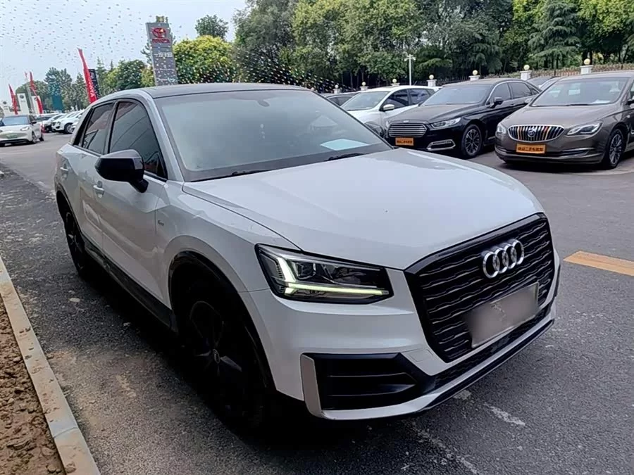 Audi Q2L