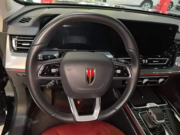Hongqi HS5