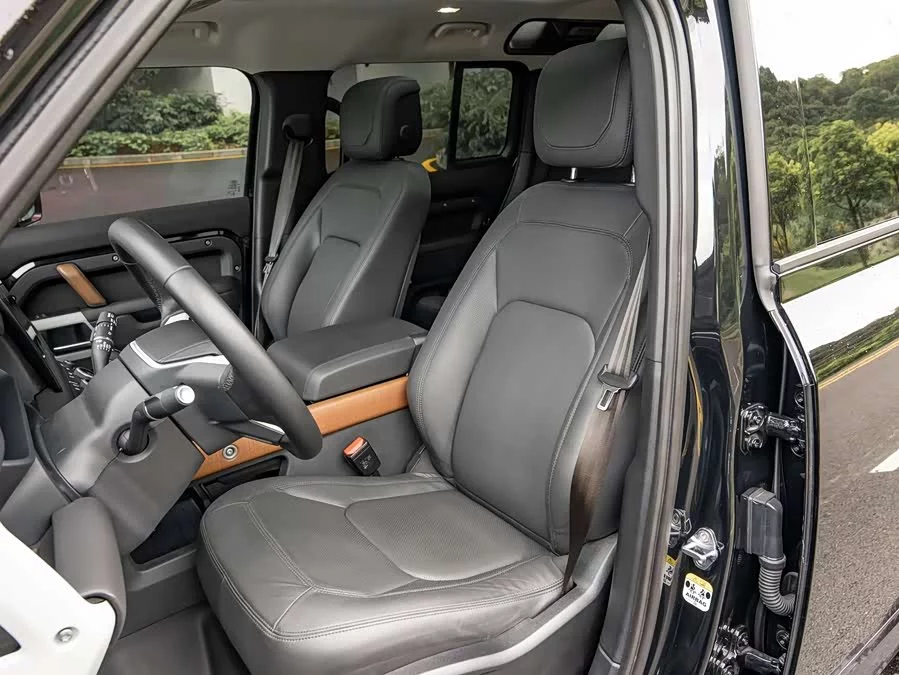 Land Rover guard