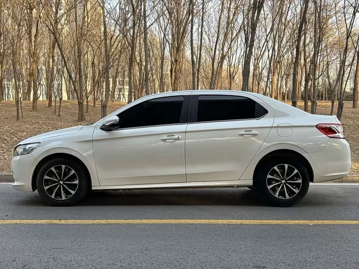 Peugeot 301